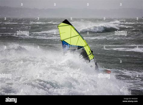 hayling island wind forecast.